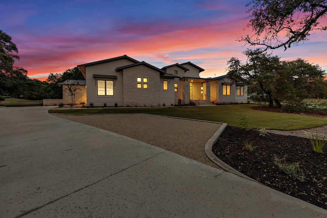 Nalle Custom Homes,78746