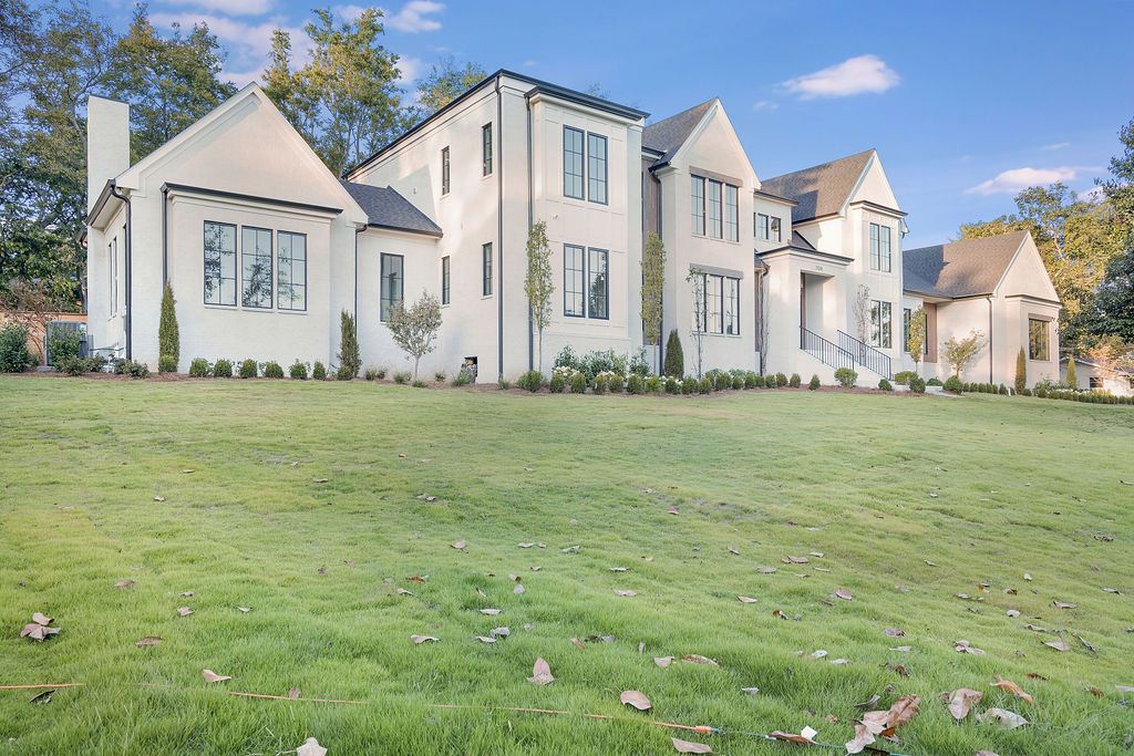 White Pines Building Group,37211