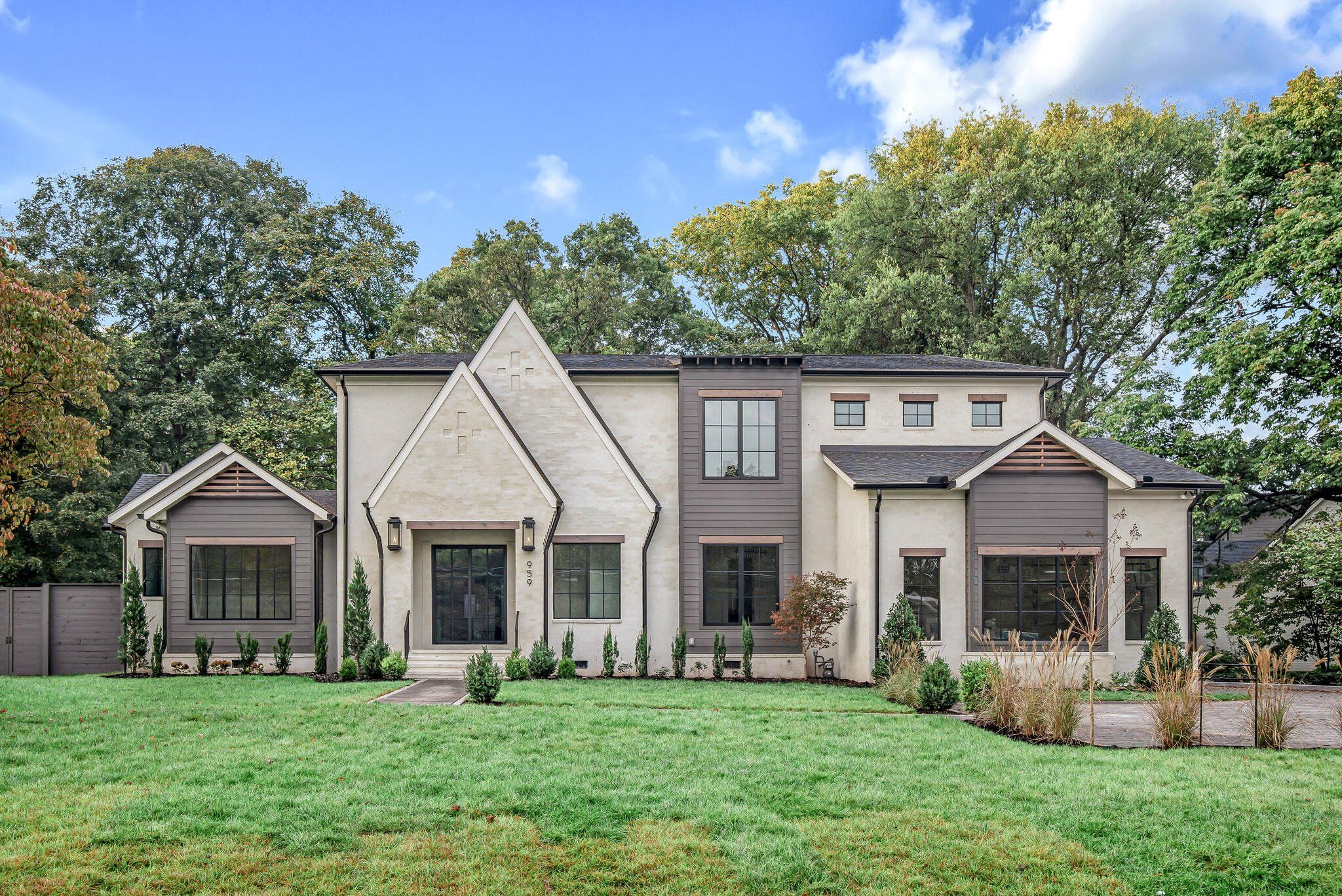 White Pines Building Group,37211