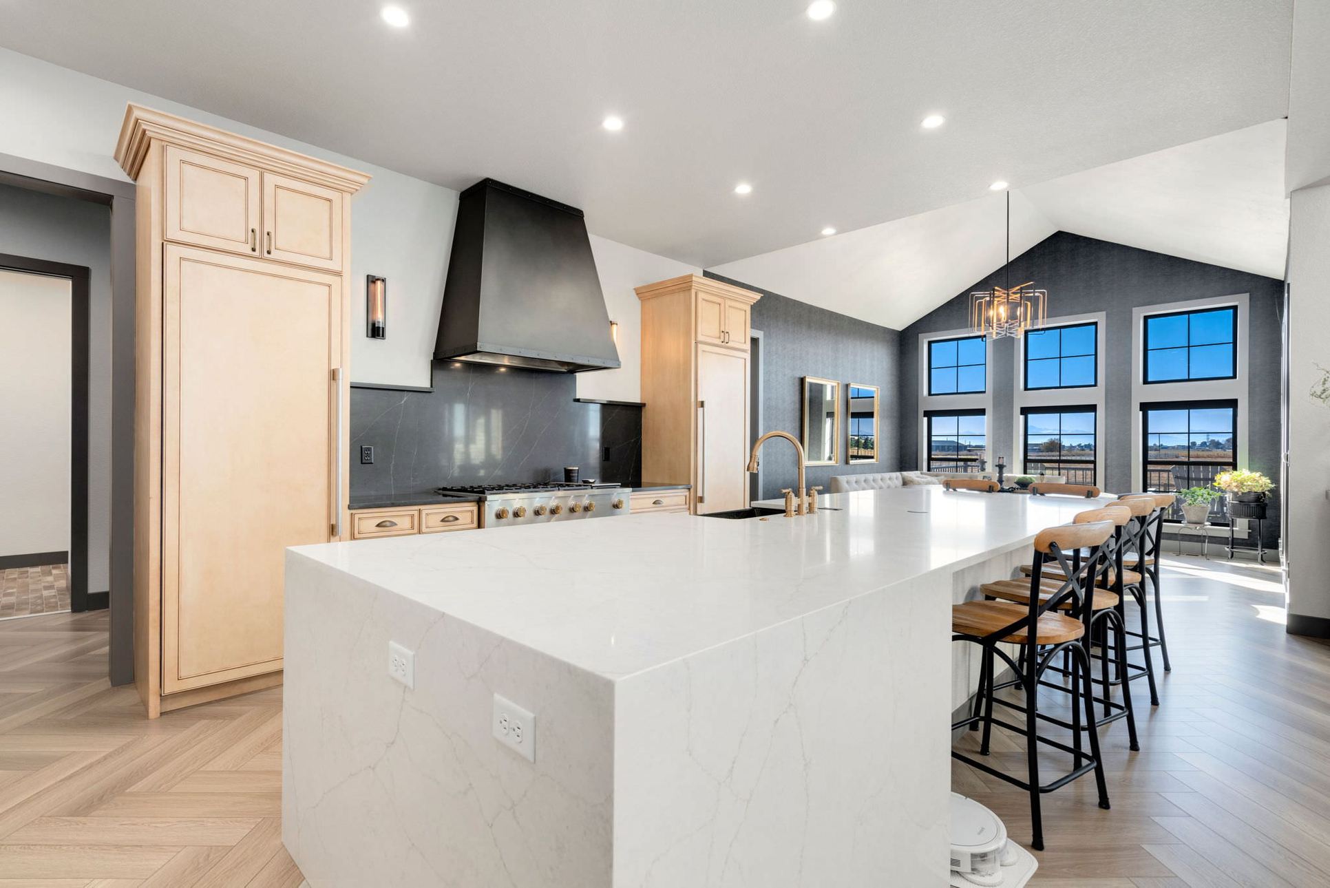 Dynamic Homes,80615