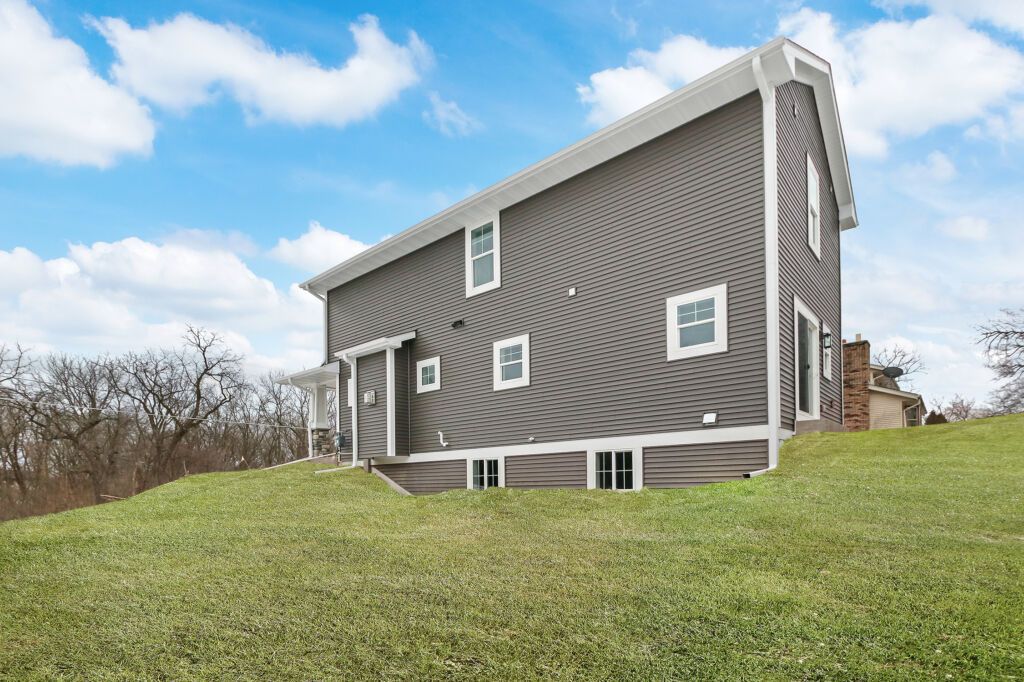 Huxhold Builders, LLC,53144