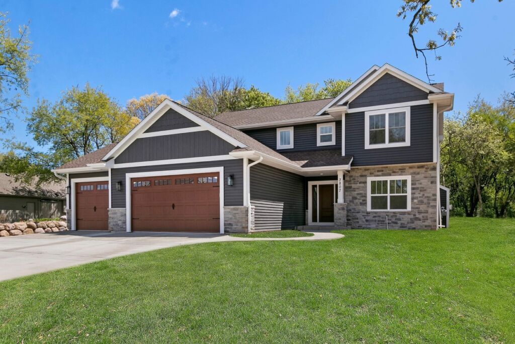 Huxhold Builders, LLC,53144