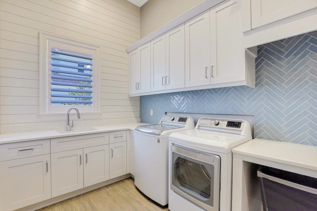 Aqua Custom Homes,34145