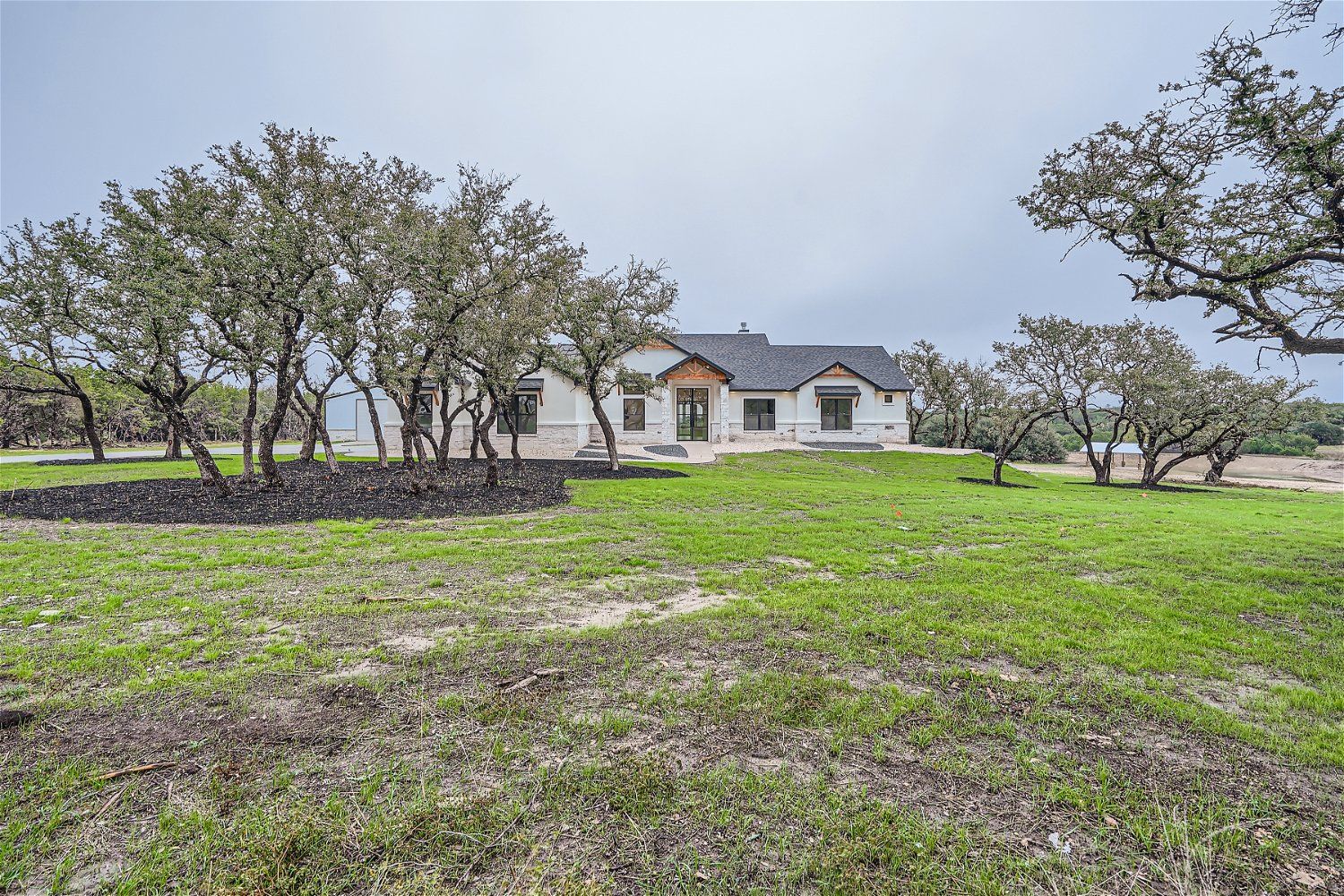 Garrett Signature Homes,78611