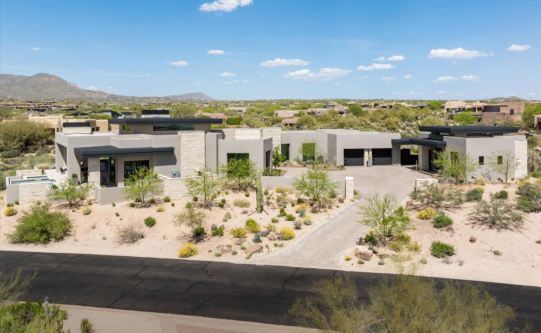 Mortensen Signature Homes,85260