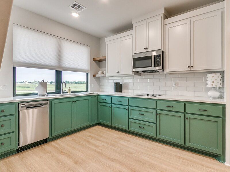 League Custom Homes Inc,73064