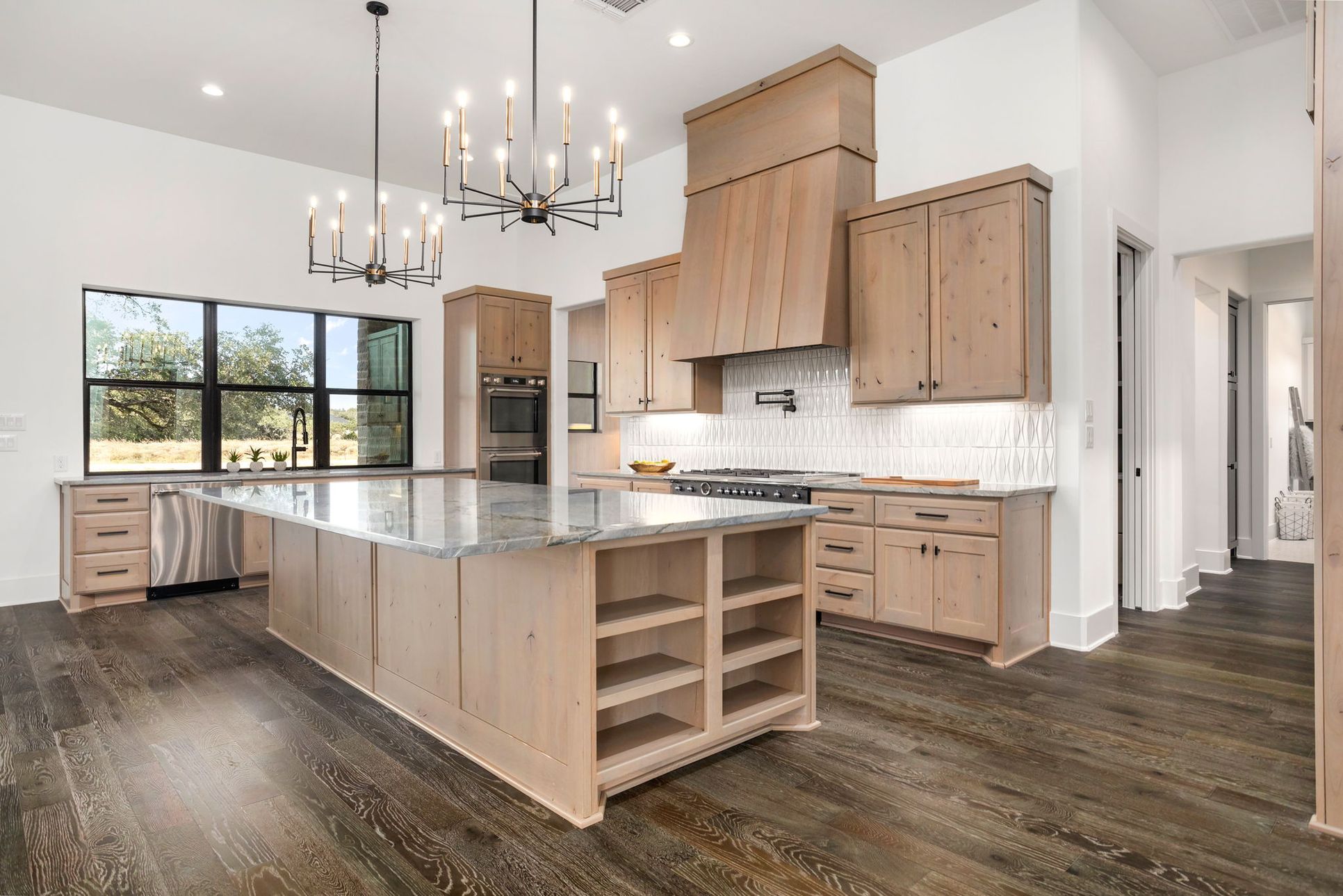 Belle Oaks Ranch Luxury,78163
