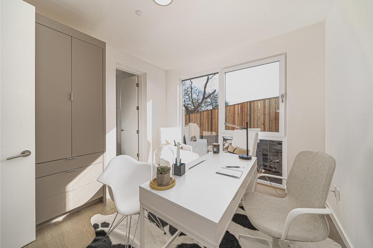 Dvele Homes,92037