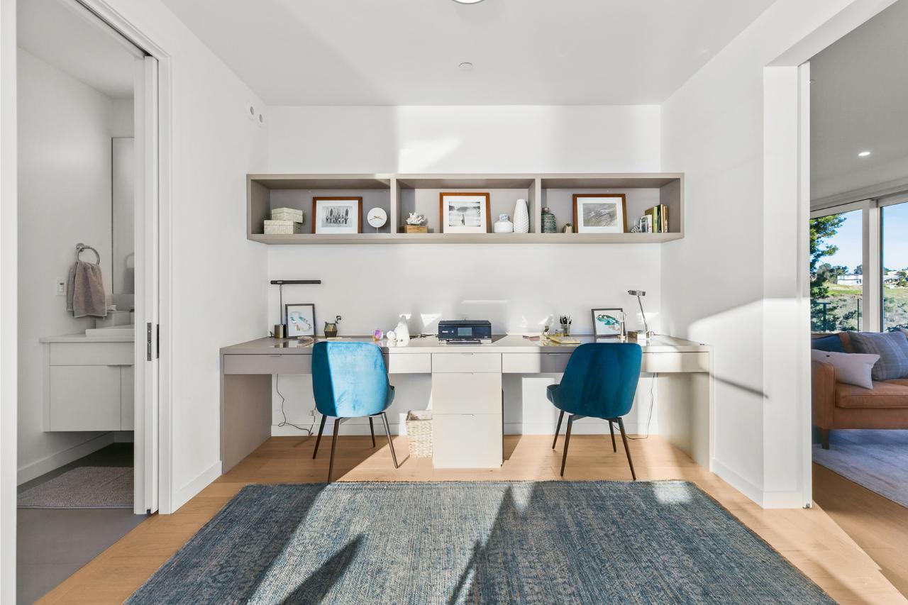 Dvele Homes,92037