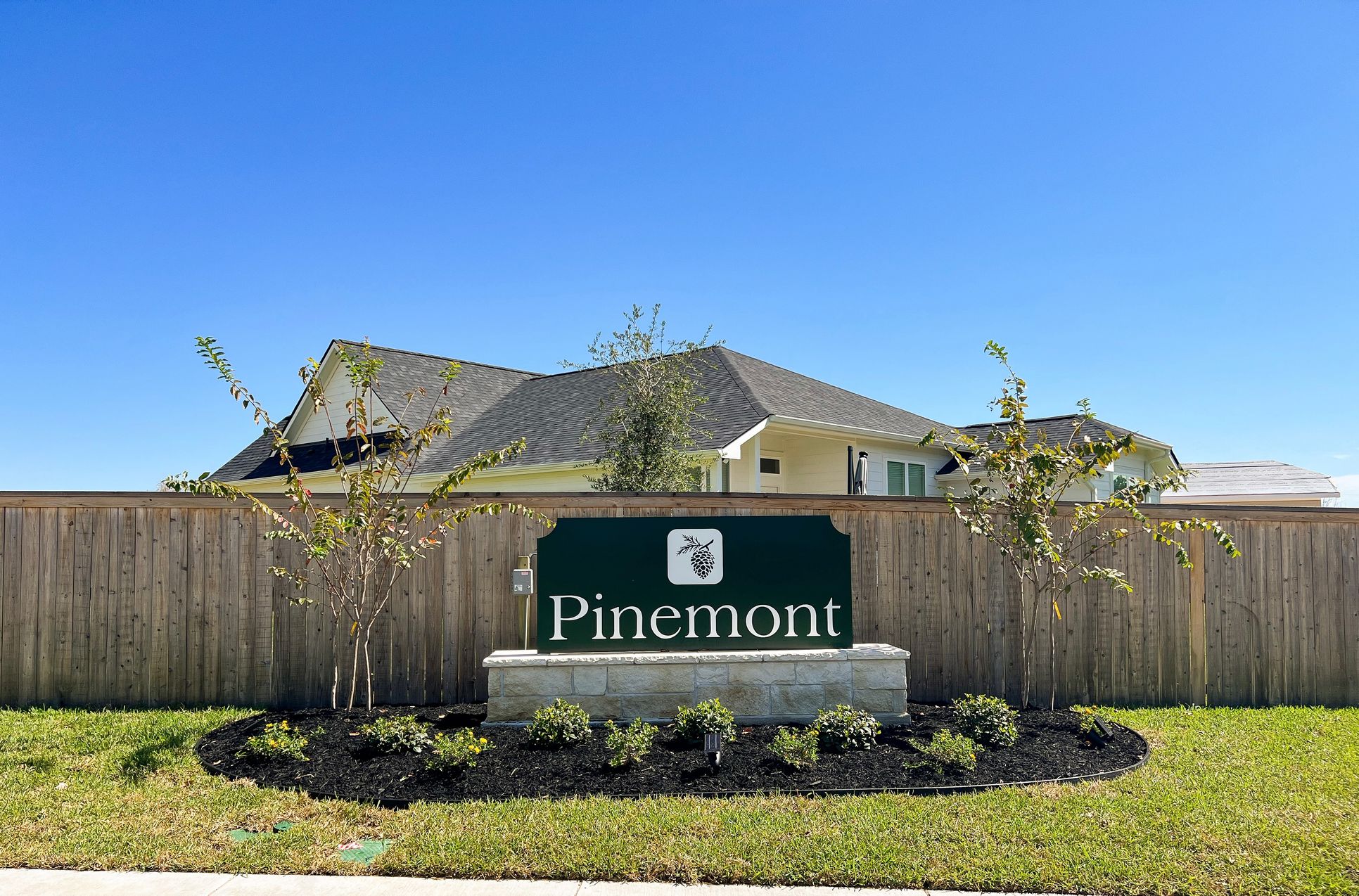 Pinemont,77807