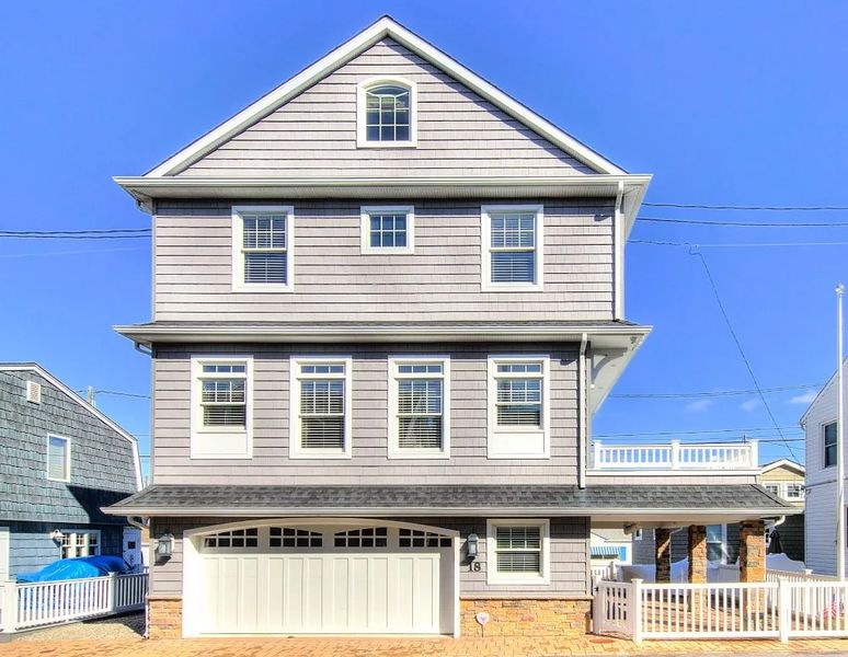Dolphin Homes,08742