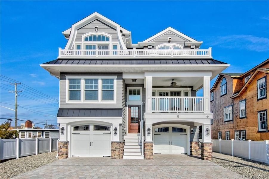 Dolphin Homes,08742