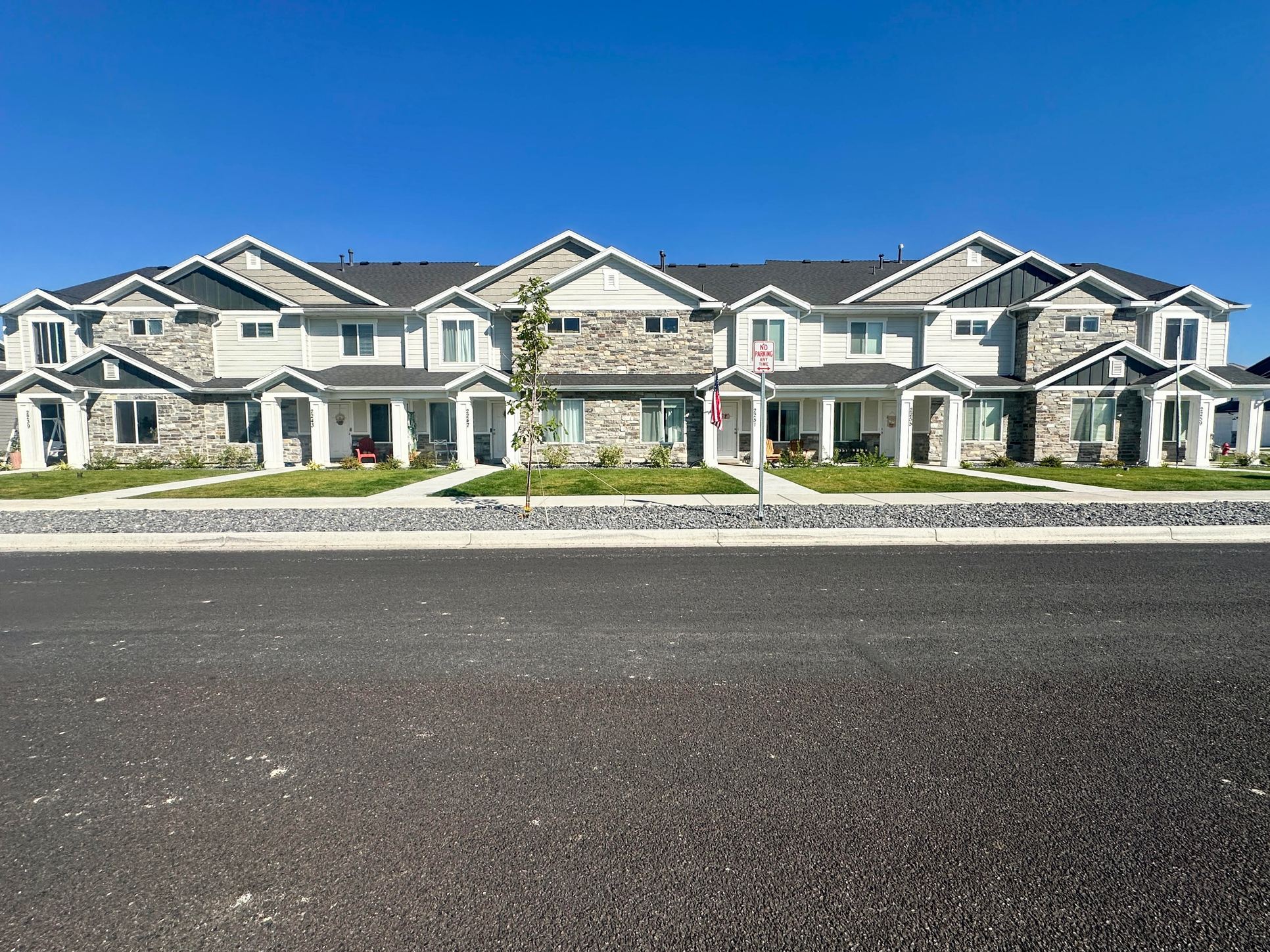 Firefly Estates,84321