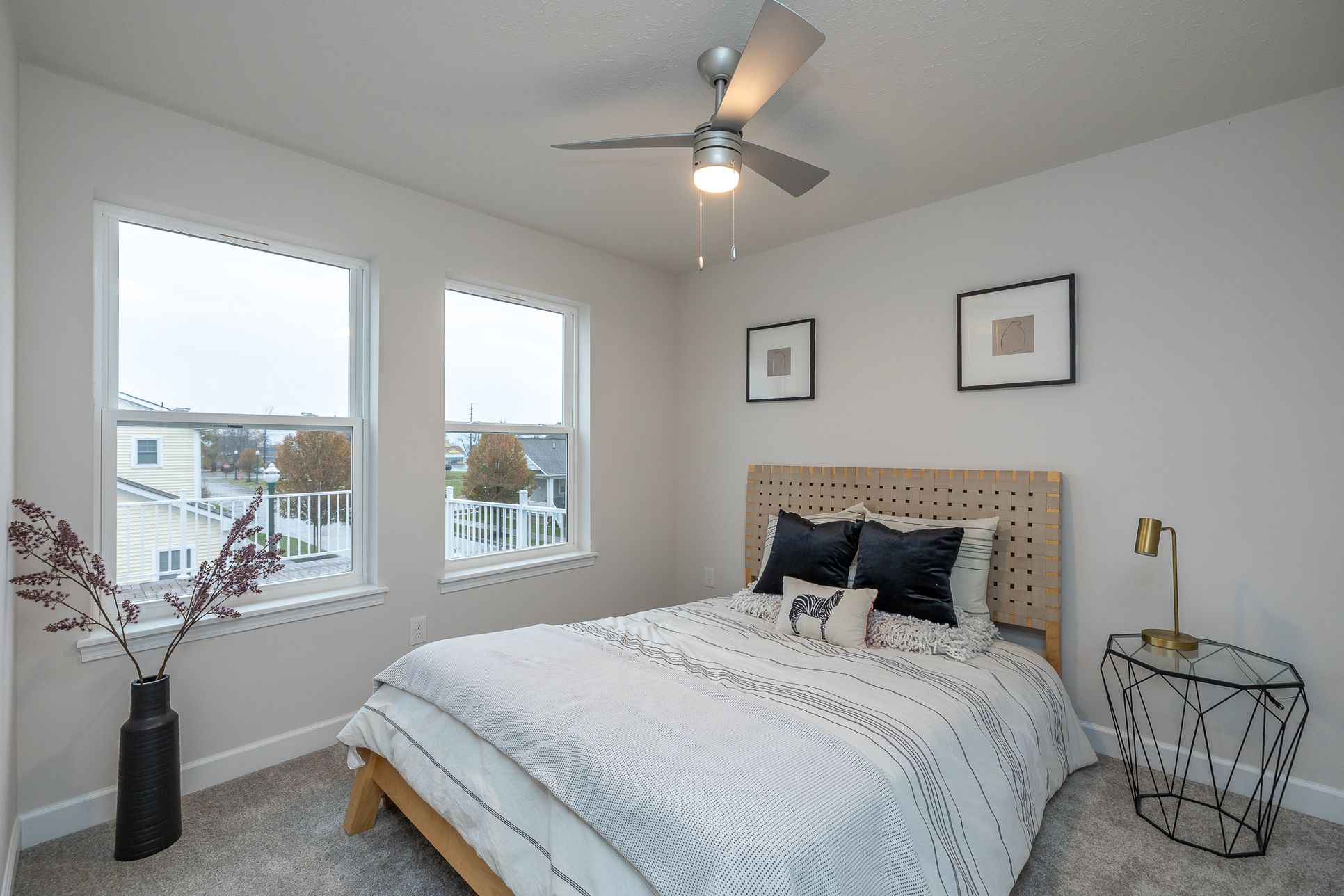 Harborwalk,44077