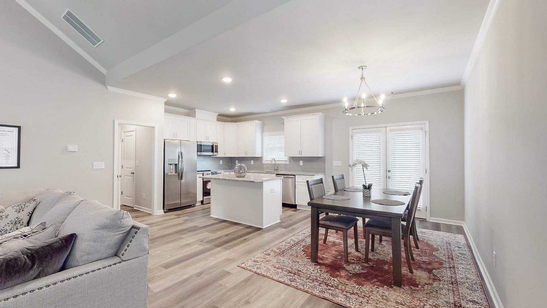 Ellington Farm,30666