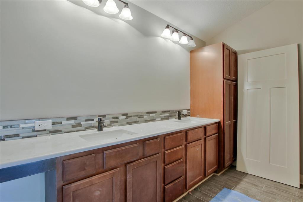 RJ Castle Homes,67205