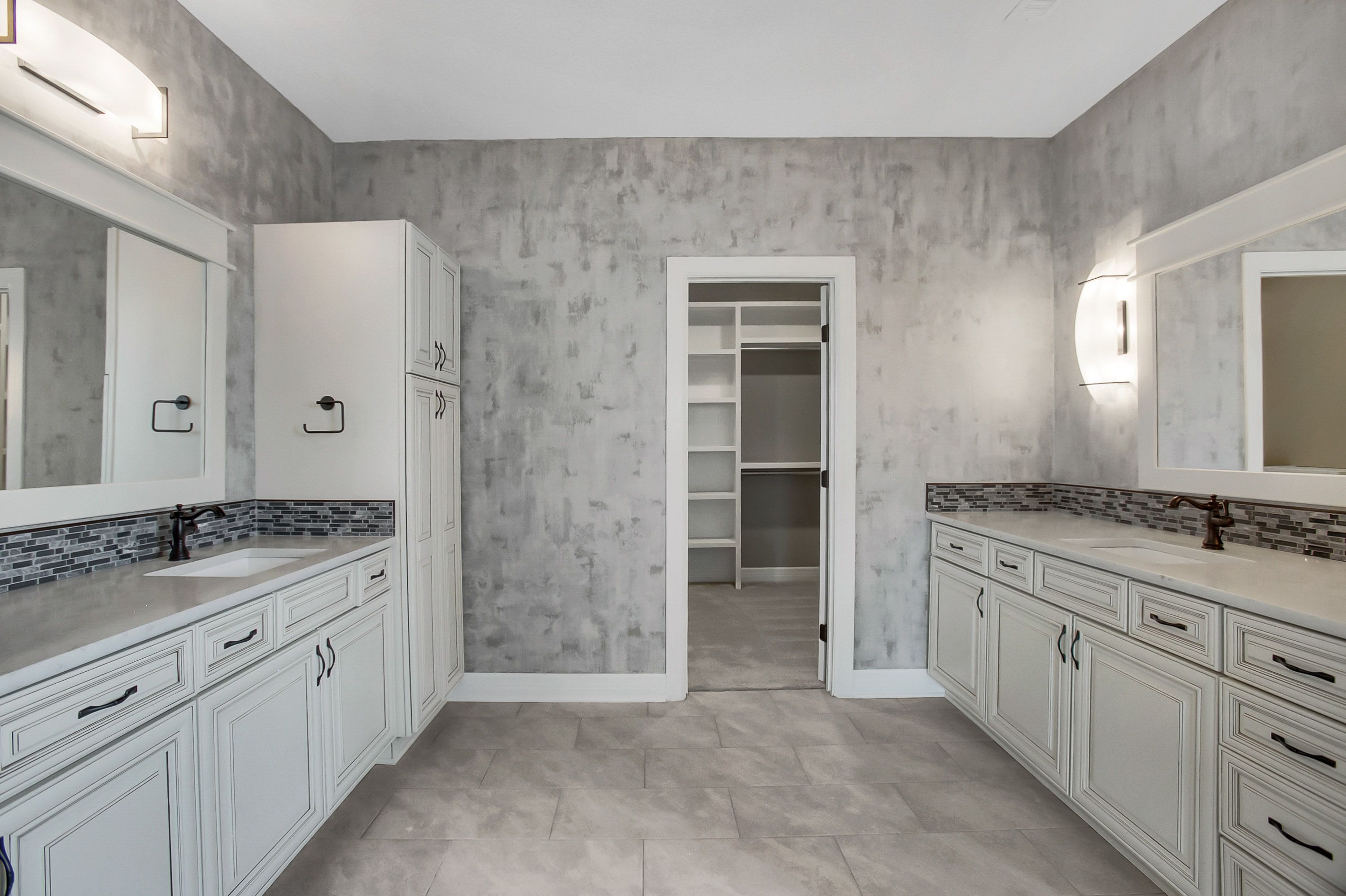 RJ Castle Homes,67205