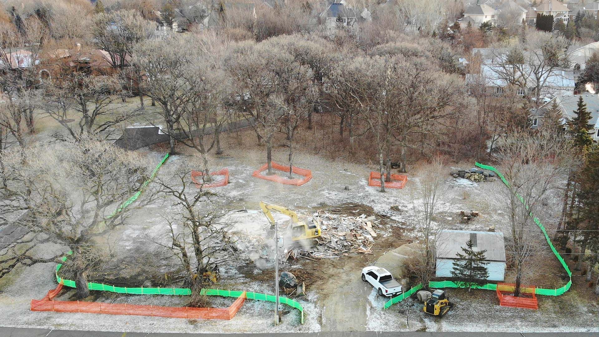 Home Tear Downs,55104