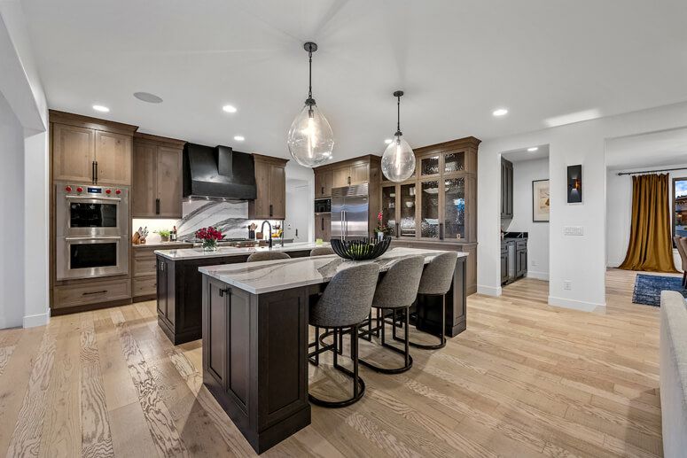 Celebrity Custom Homes,80124