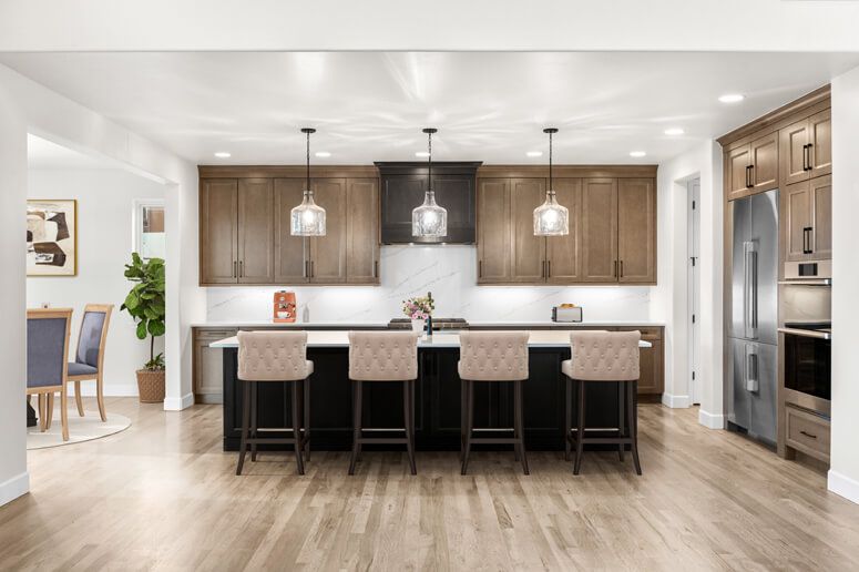 Celebrity Custom Homes,80124