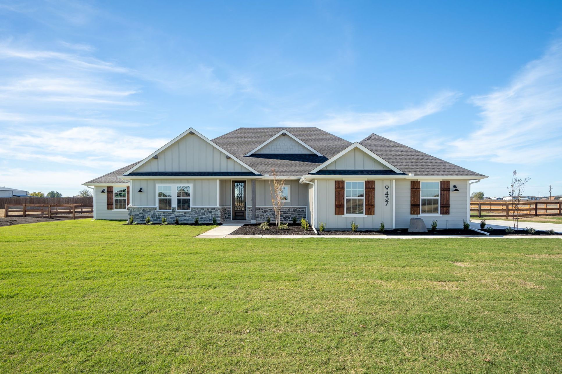 Green Prairie Estates Red Gable Homes,76271