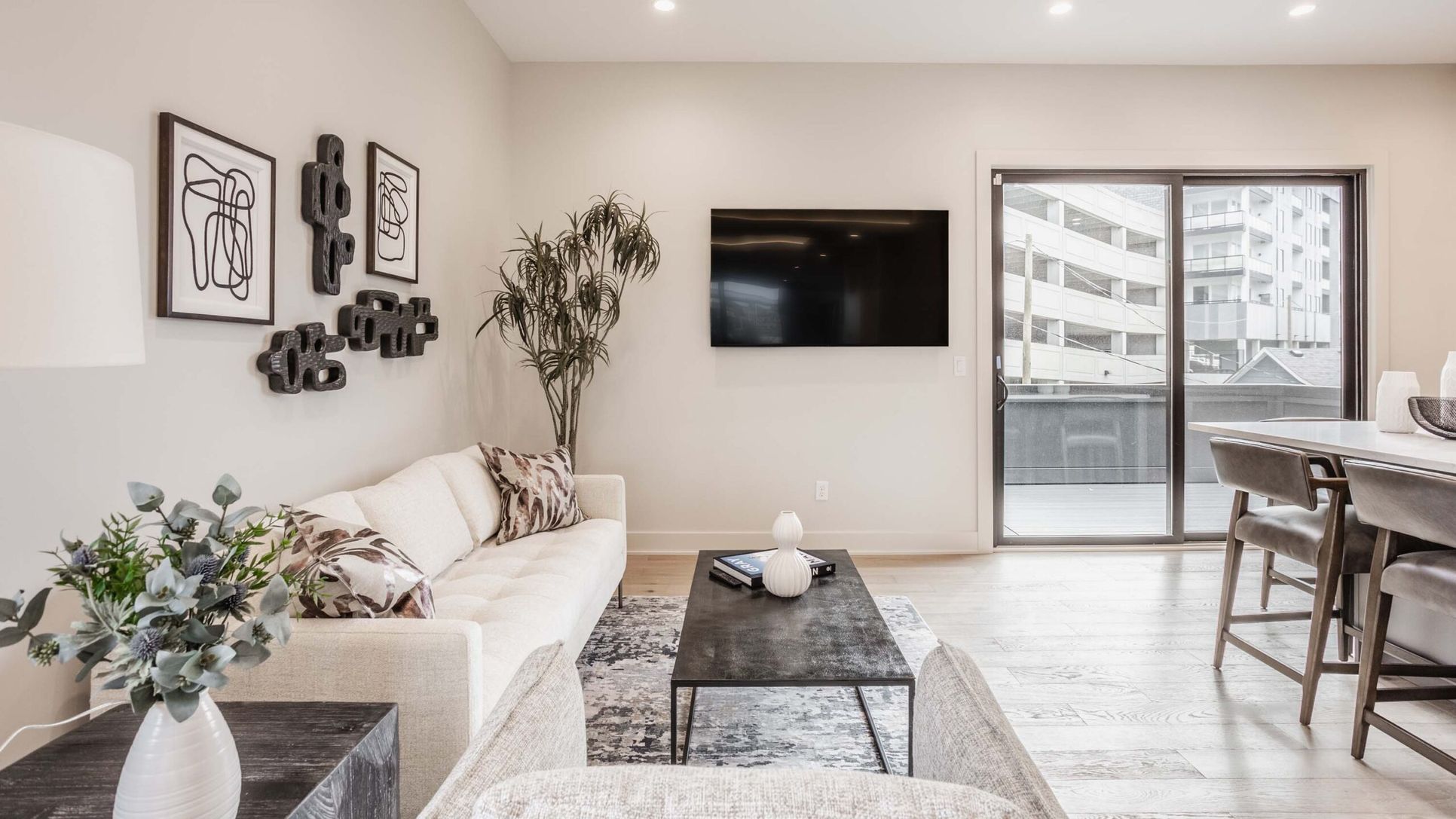 The Residences At 1st On Main,46032