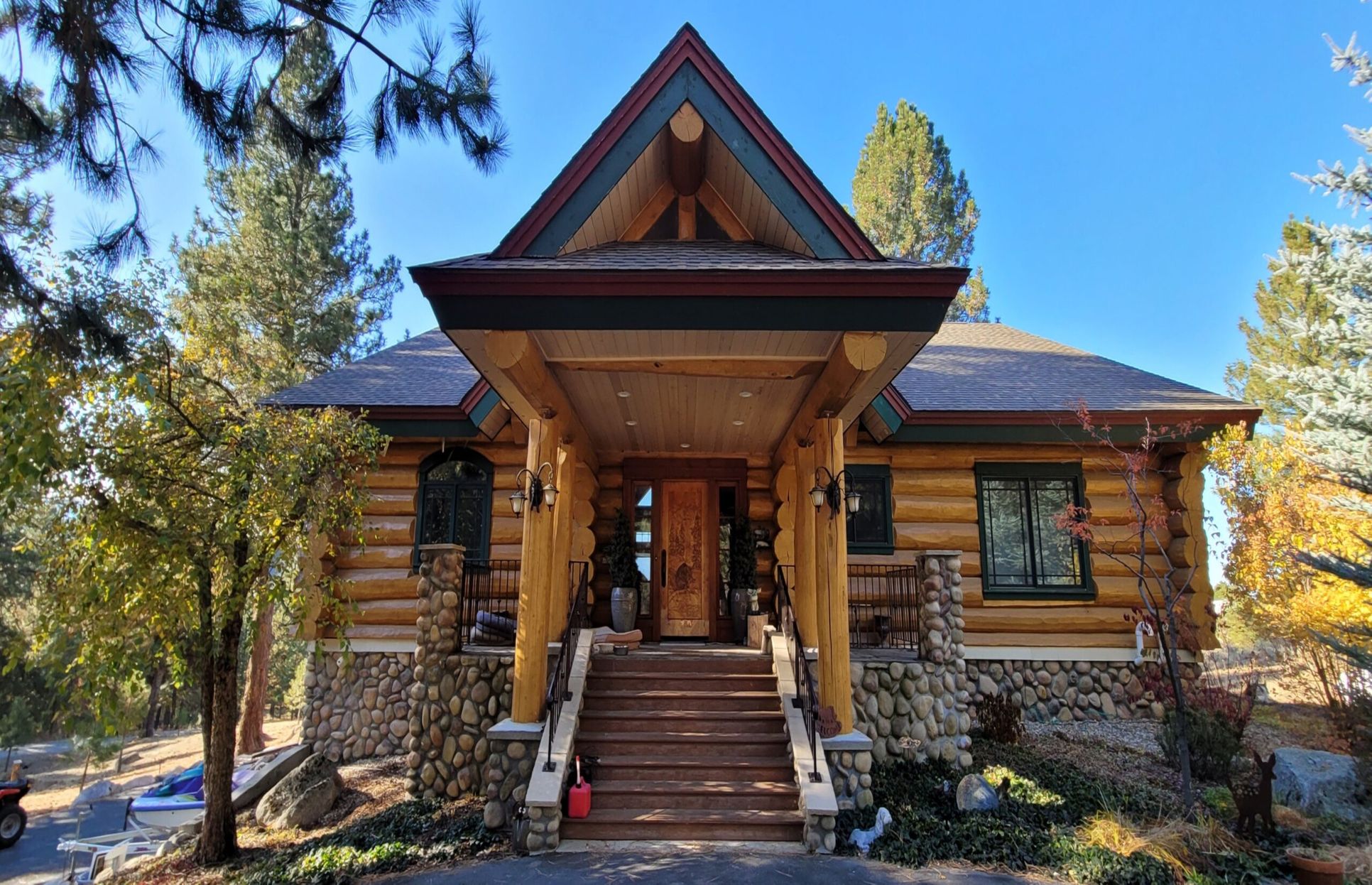 Paradise Mountain Log Homes,98922