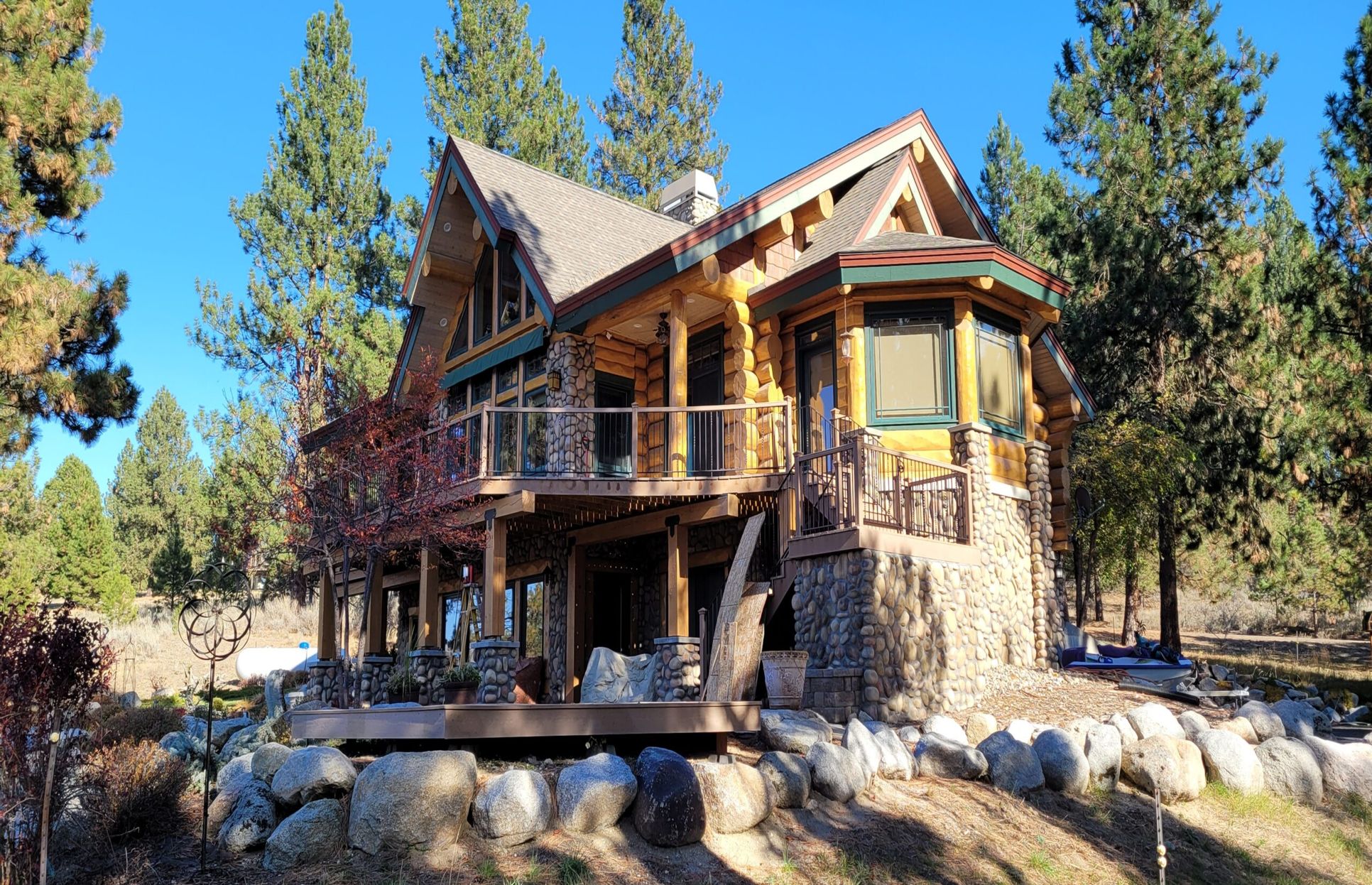Paradise Mountain Log Homes,98922
