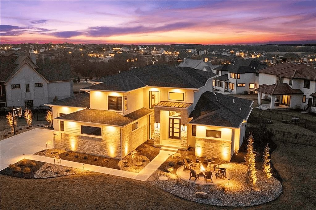 John Geer Custom Homes,66213