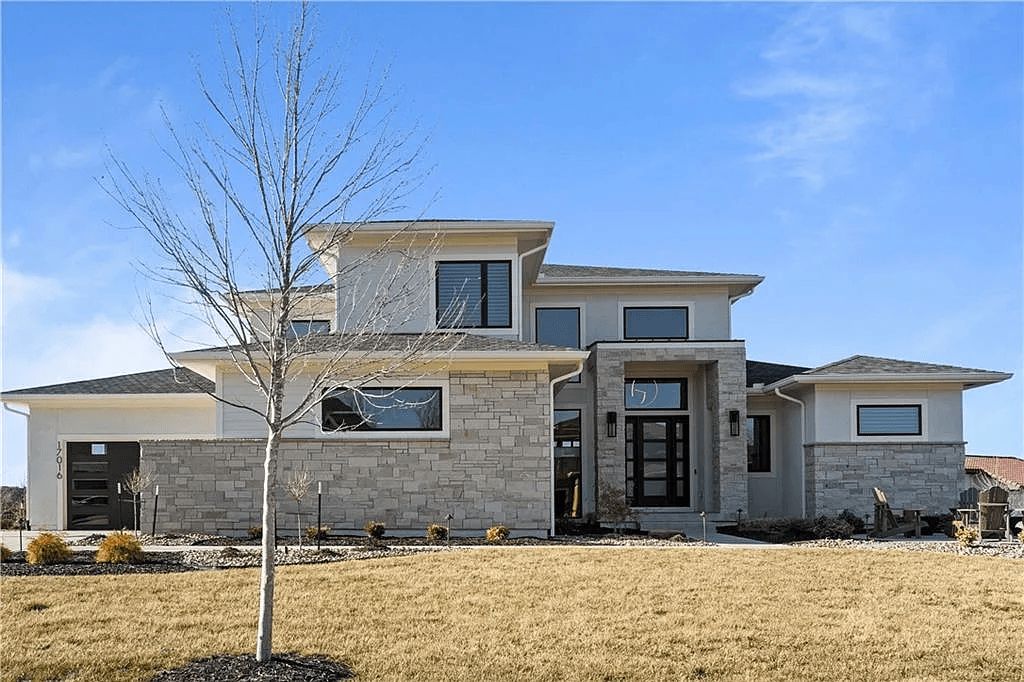John Geer Custom Homes,66213