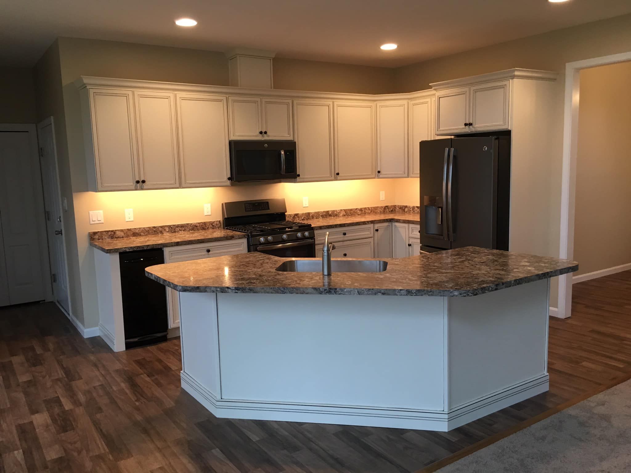 Hunter Creek Homes,19950