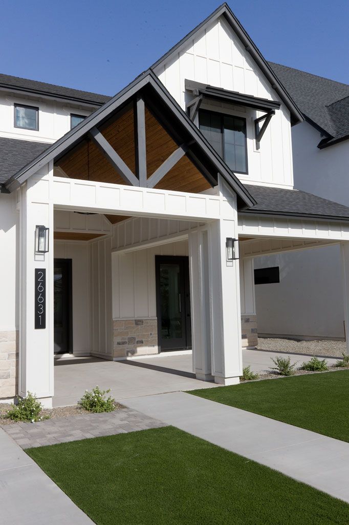Outback Custom Homes,85295