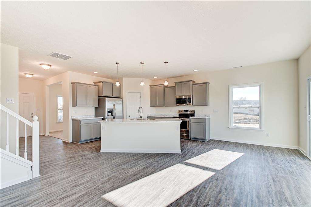 Liberty Lakes,47240