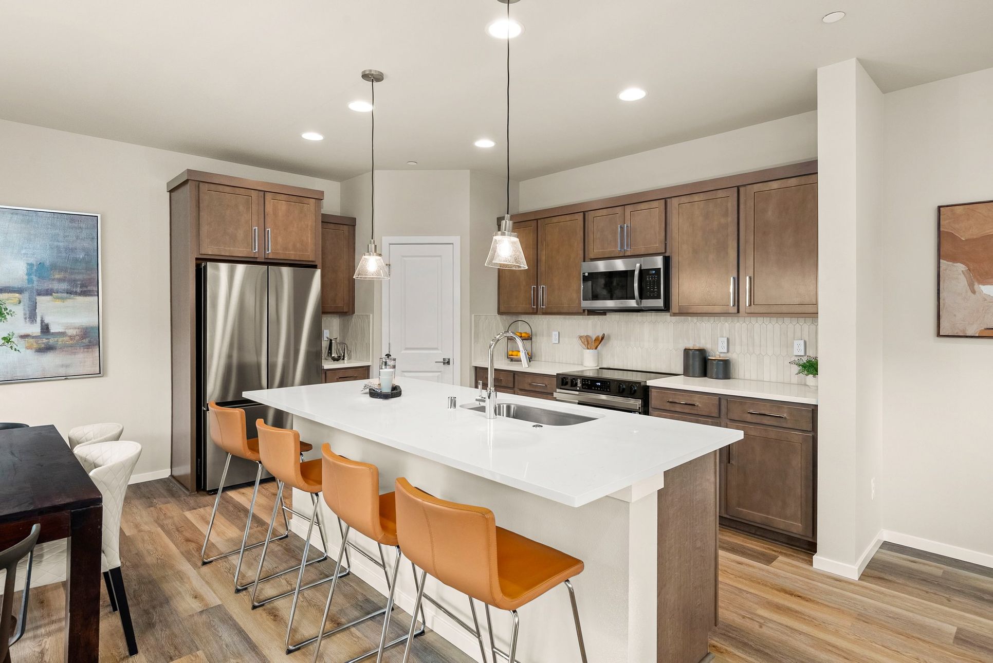 Ryncarz Court,98387