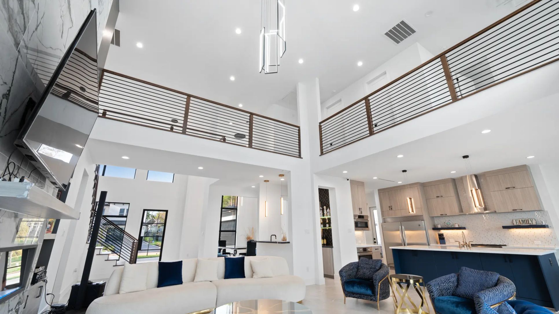 Echo Custom Homes,77018