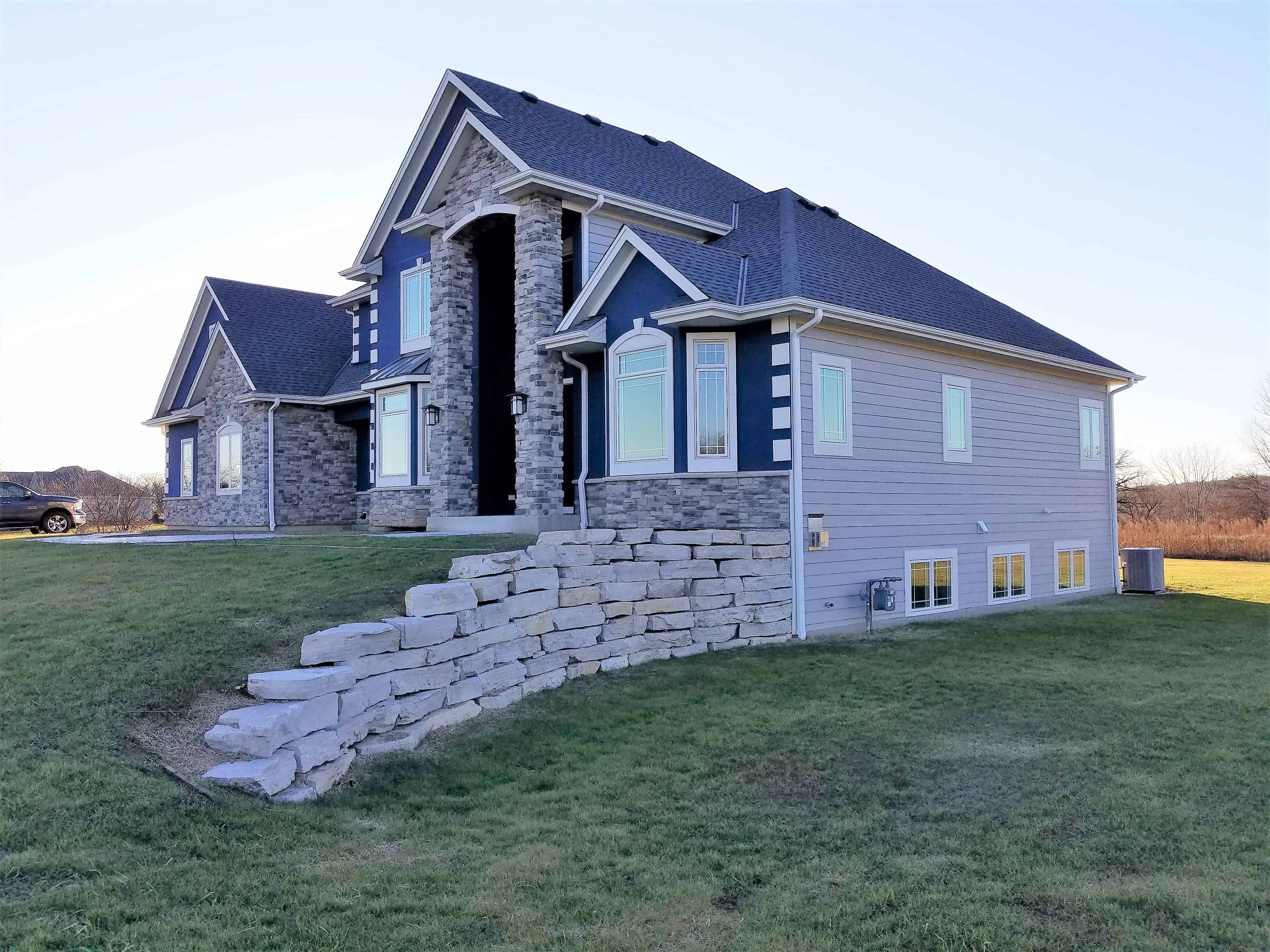 Cobblestone Builders,53037