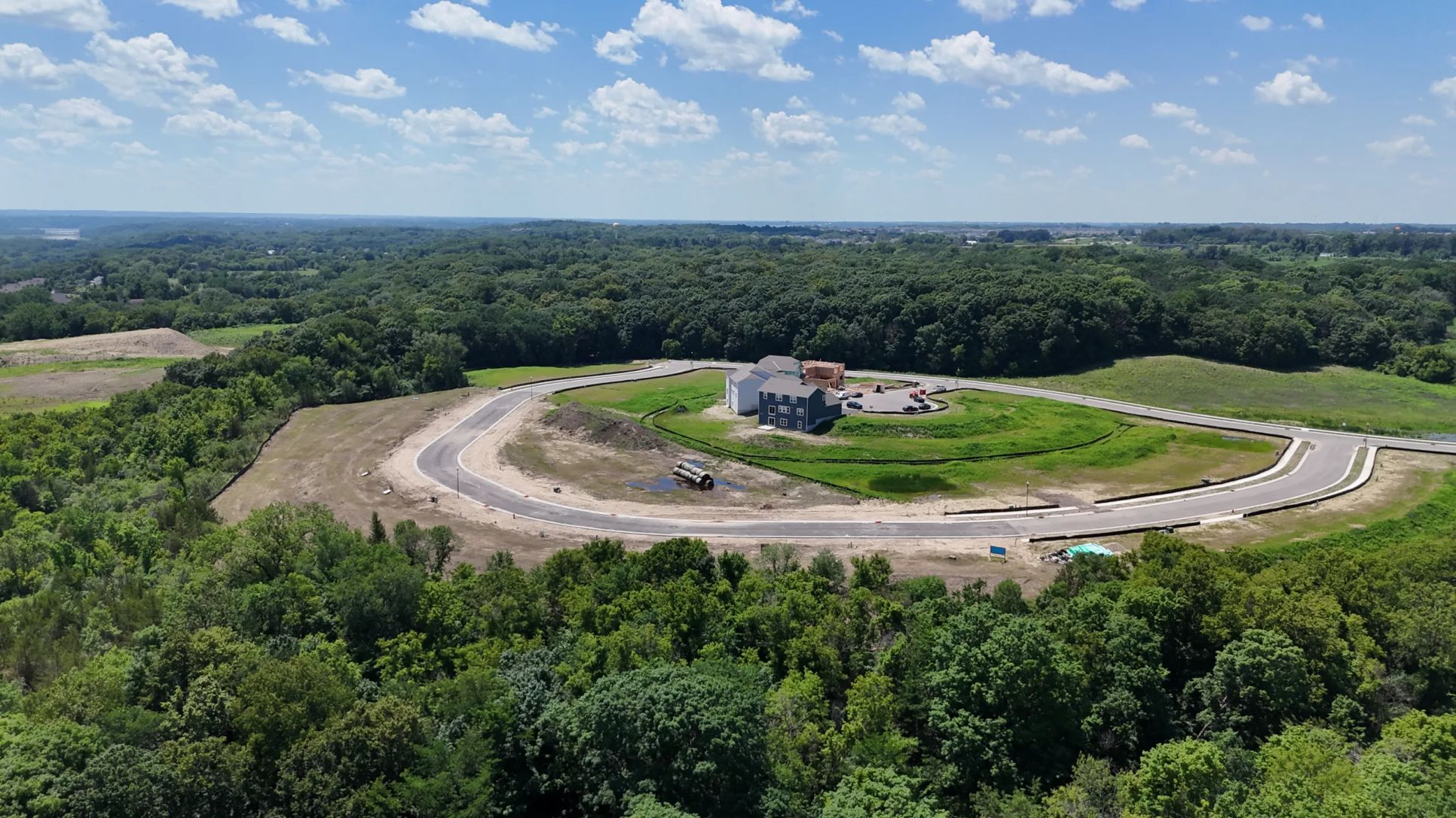 Carlson Bluffs,55337