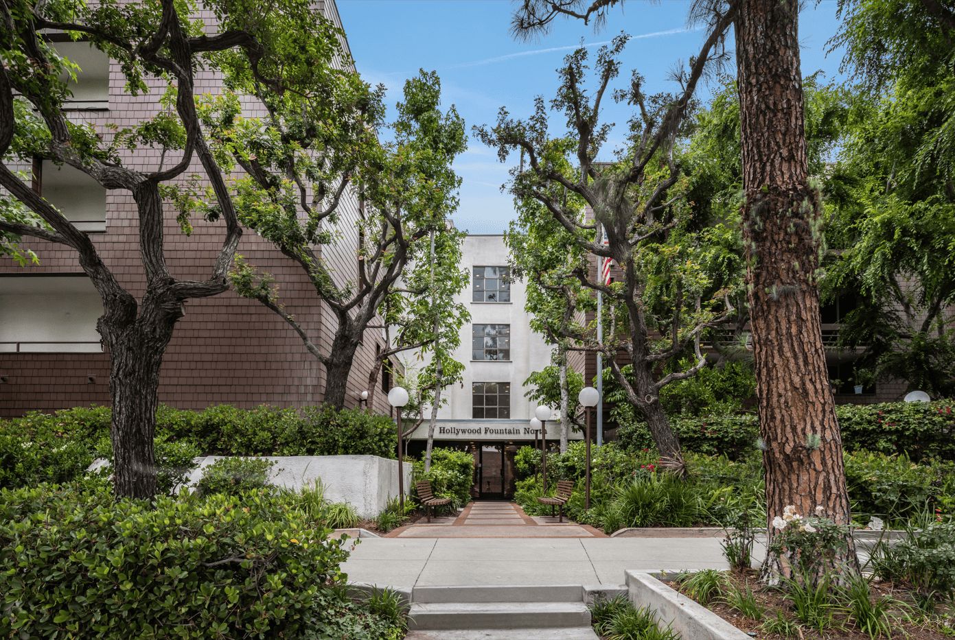 Hollywood Fountain North,90028