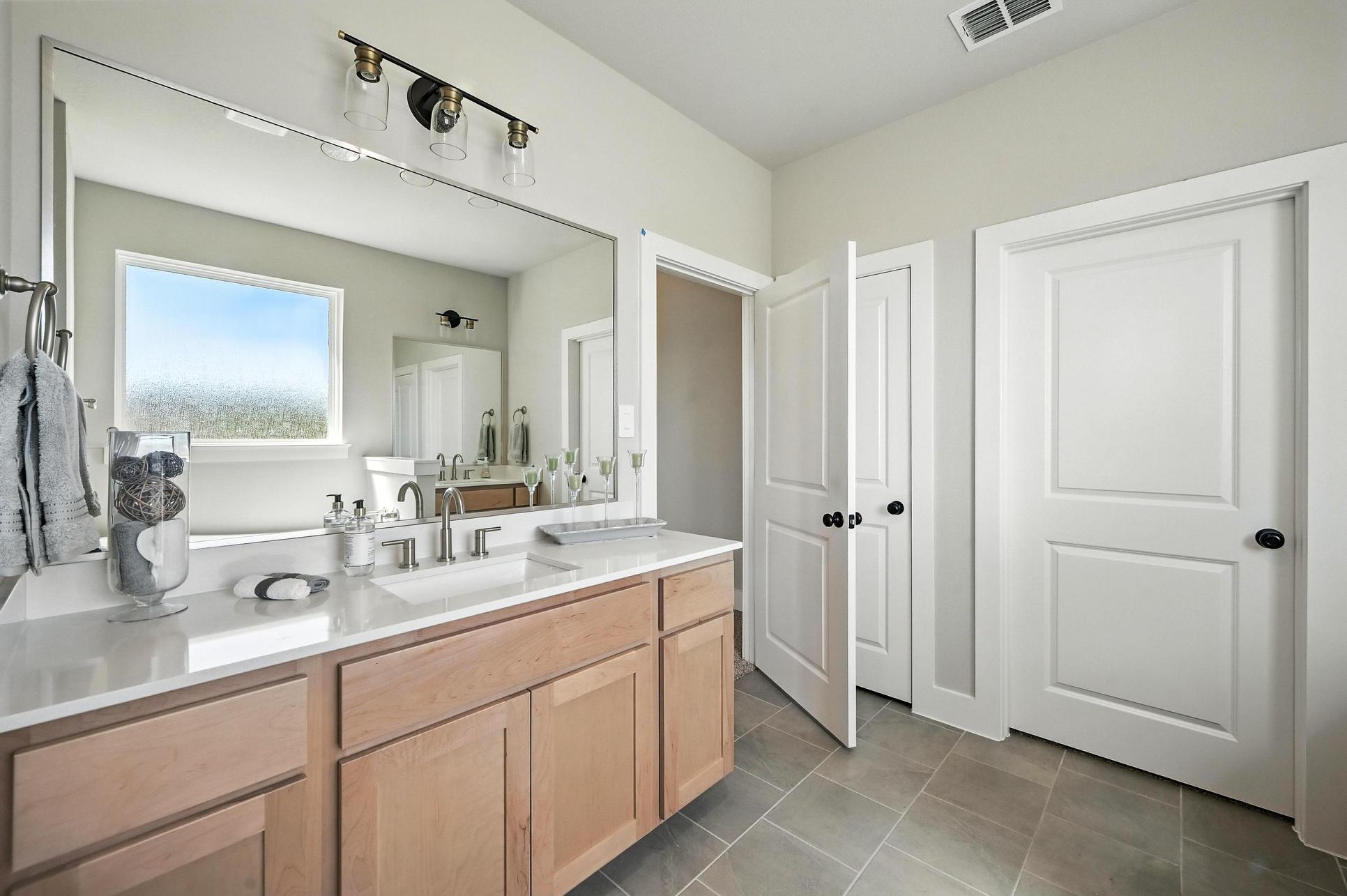 Mcbee Homes 1114 Silver Sage,76179