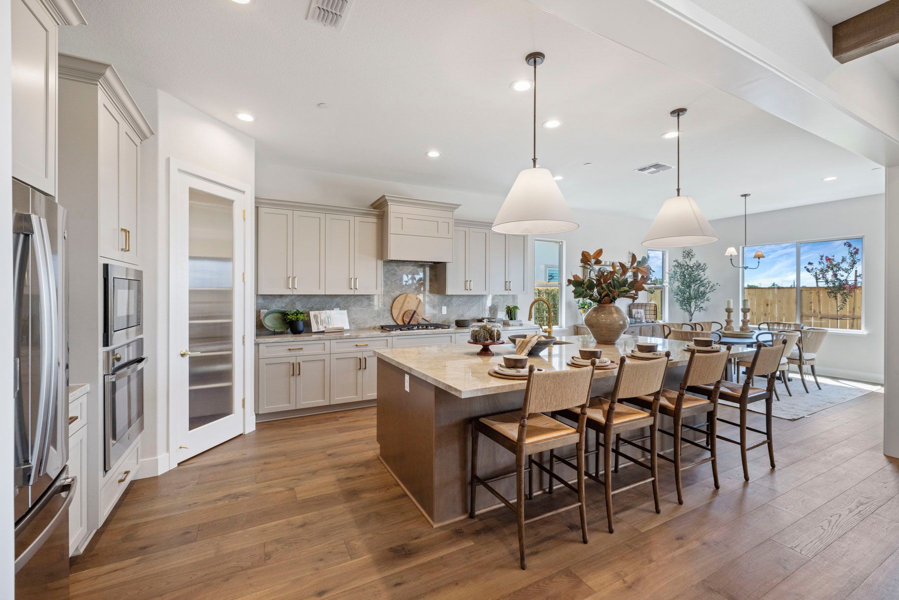 New Hin Lodi, CA,95242