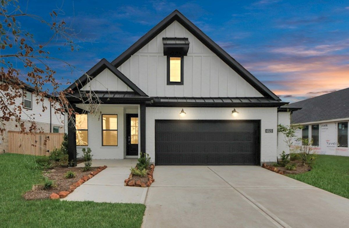 Exterior:Farmhouse L Elevation