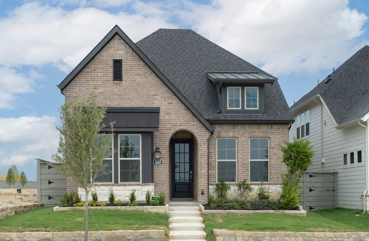 Exterior:English Revival L Elevation