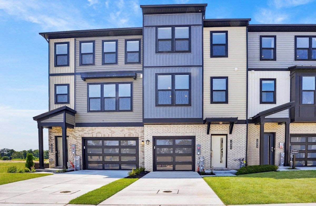 Exterior:Mid-Century M