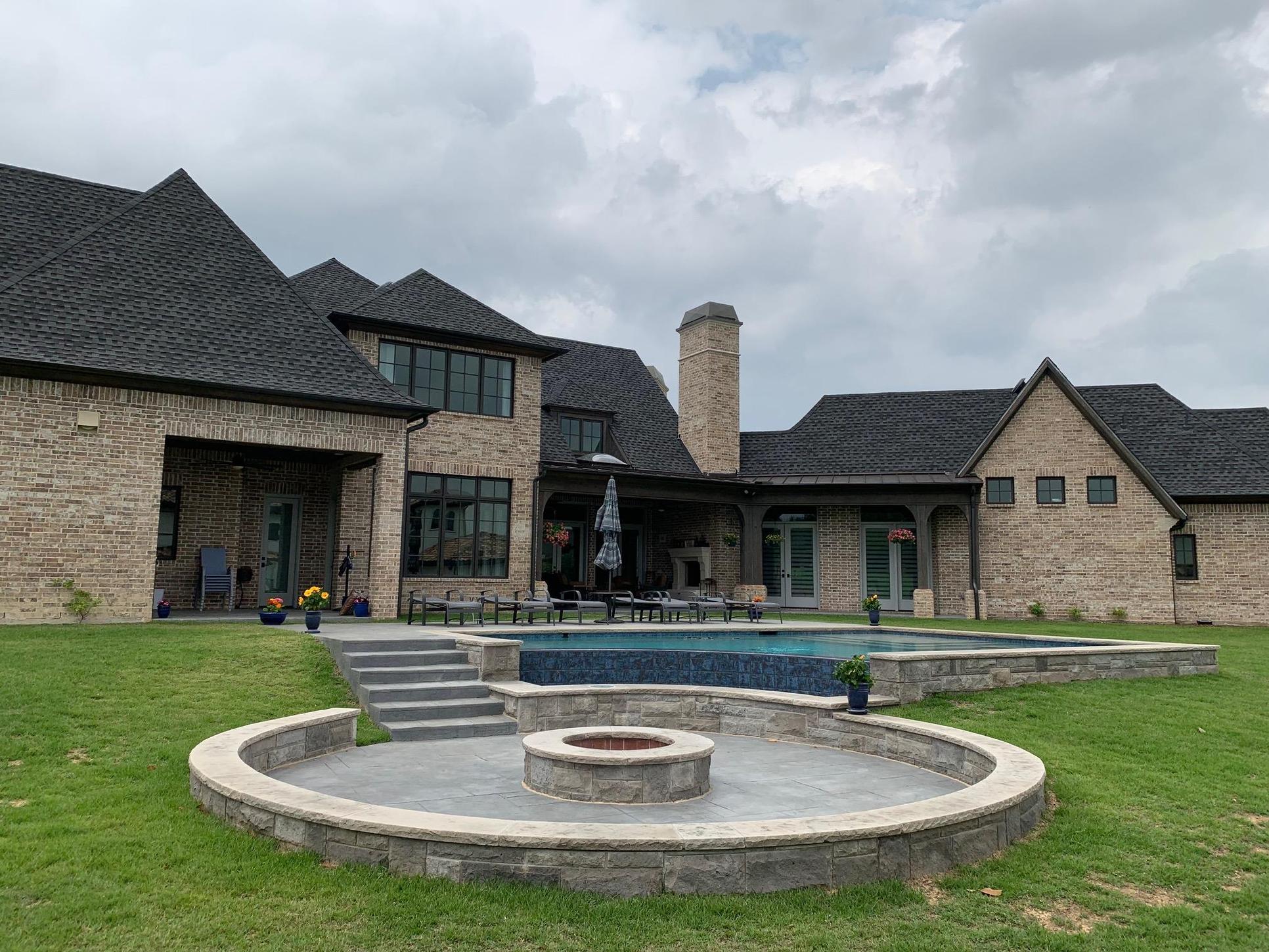 Bella Custom Homes,75001