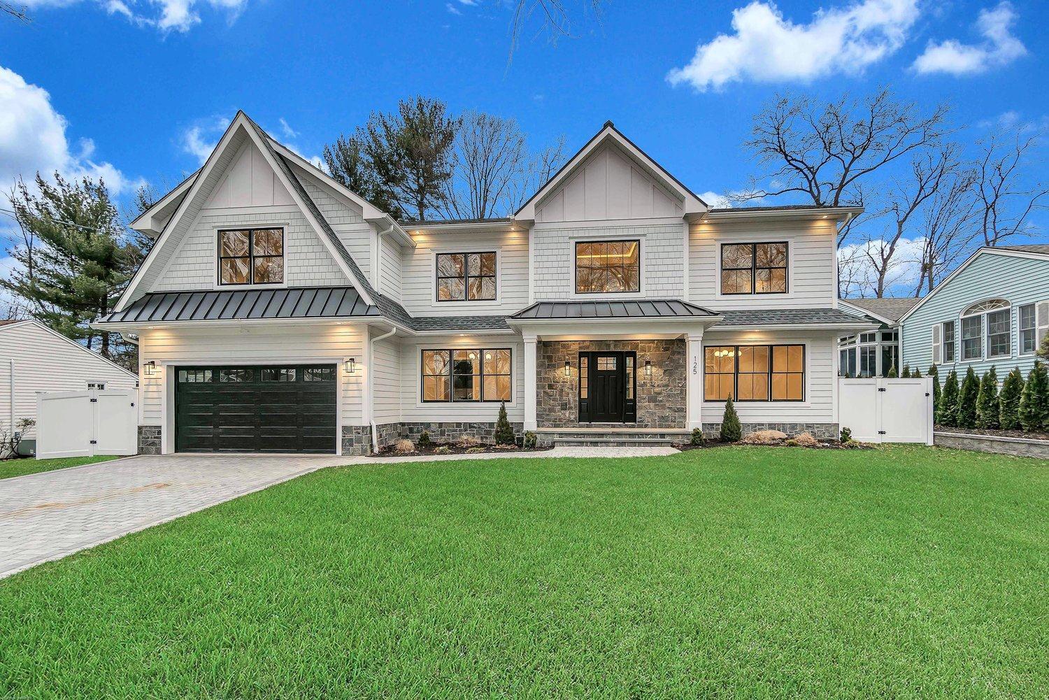 Benchmark Builders,07653