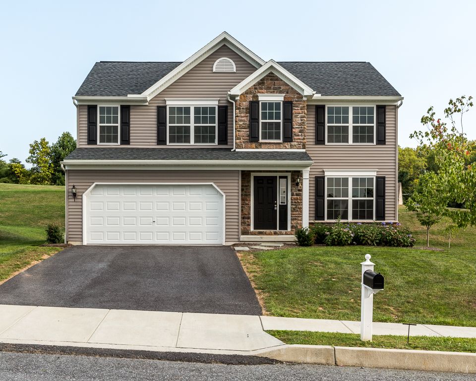 Pine Ridge Village Sales Center