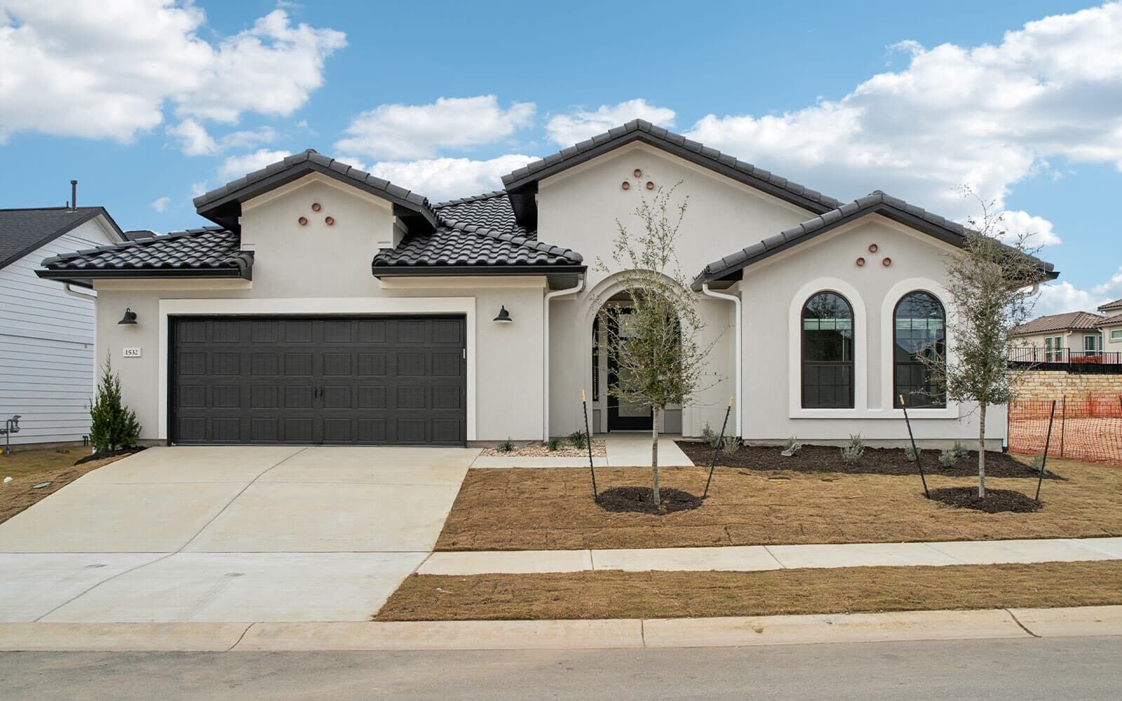 Exterior:1532 Dancing Oak Front Exterior