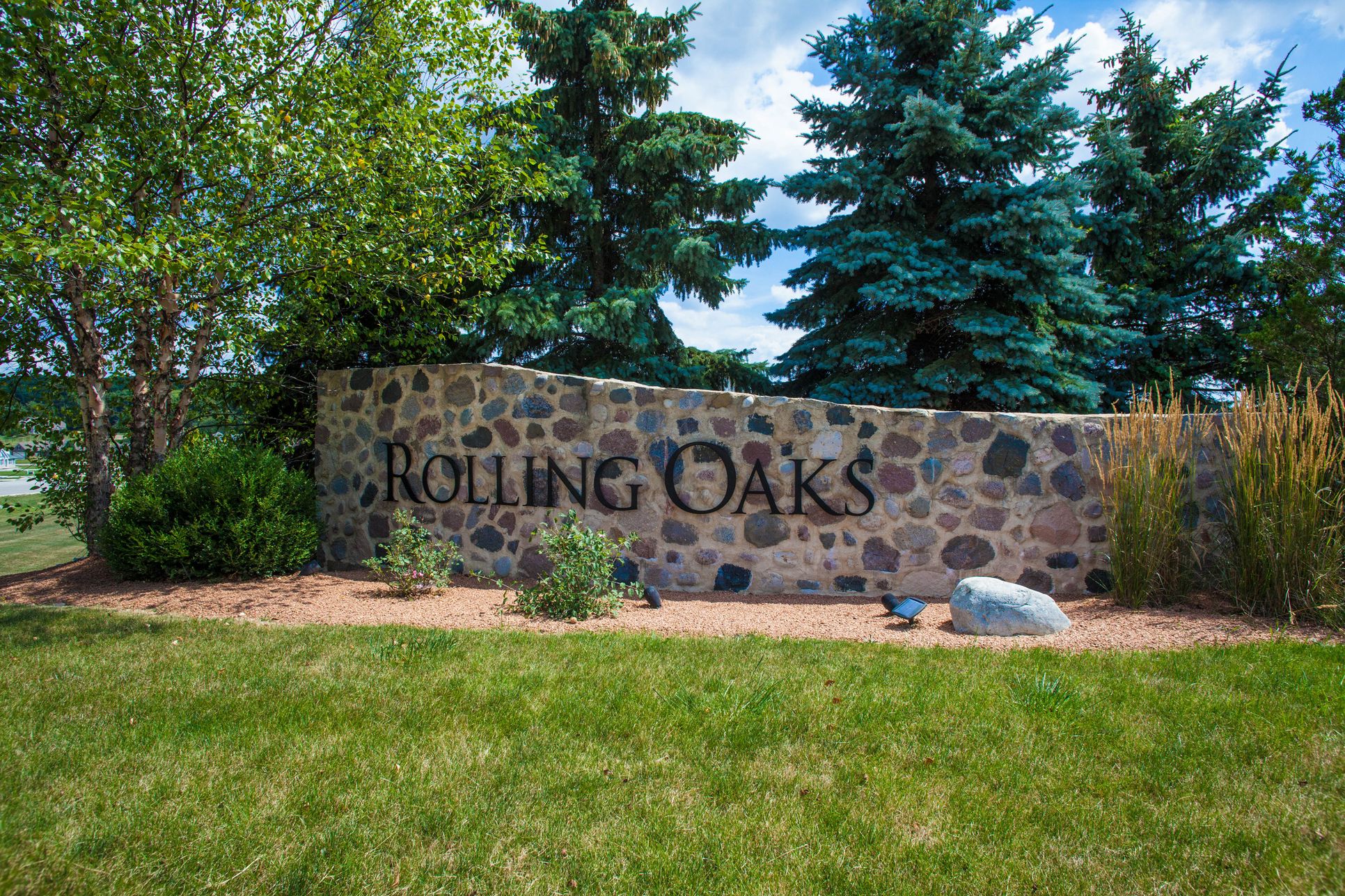 Rolling Oaks Entrance
