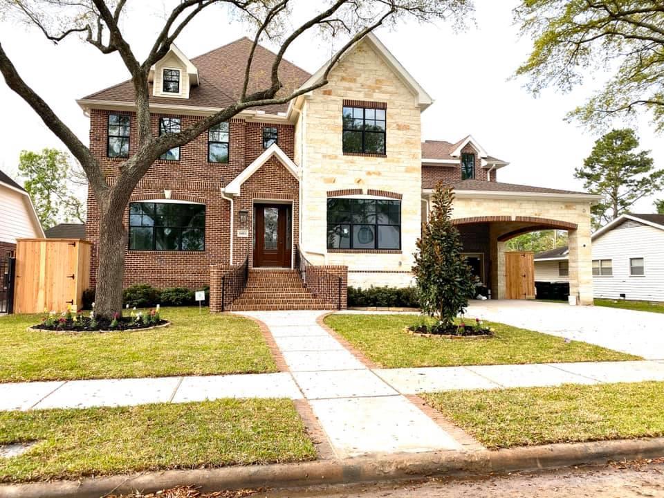 Bishop Building,77008