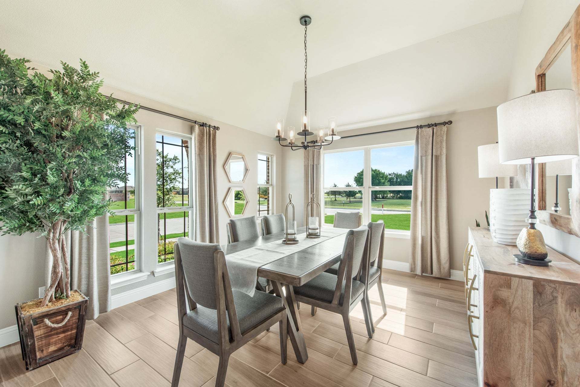 Dining Room:Dining Room